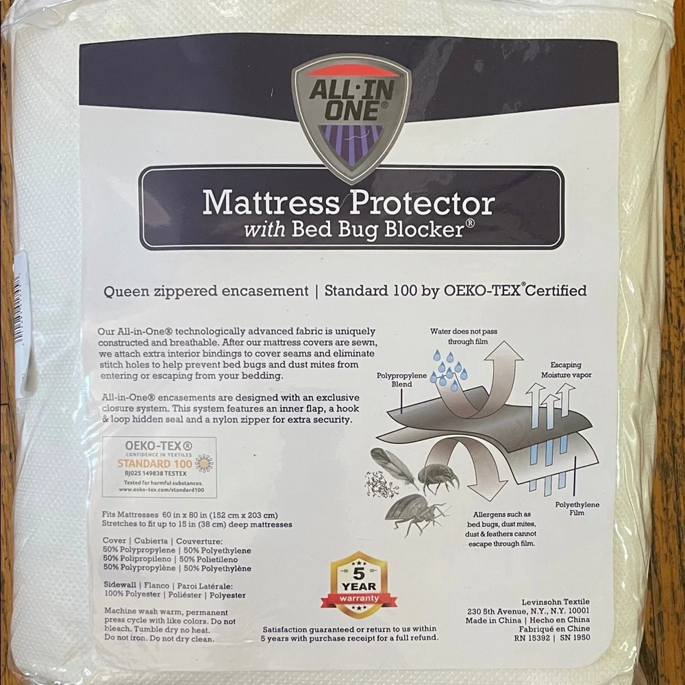 NWT Qn White Mattress Protector with Bed Bug Blocker